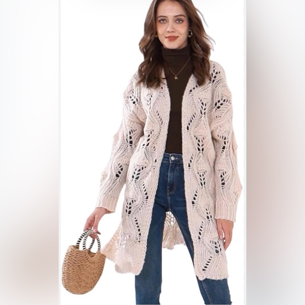 New Moon & Madison knit oversized sweater. Size M
